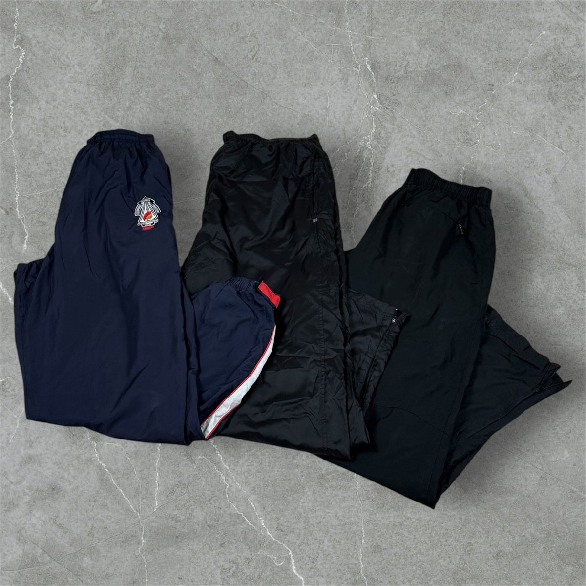 3x Trackpants