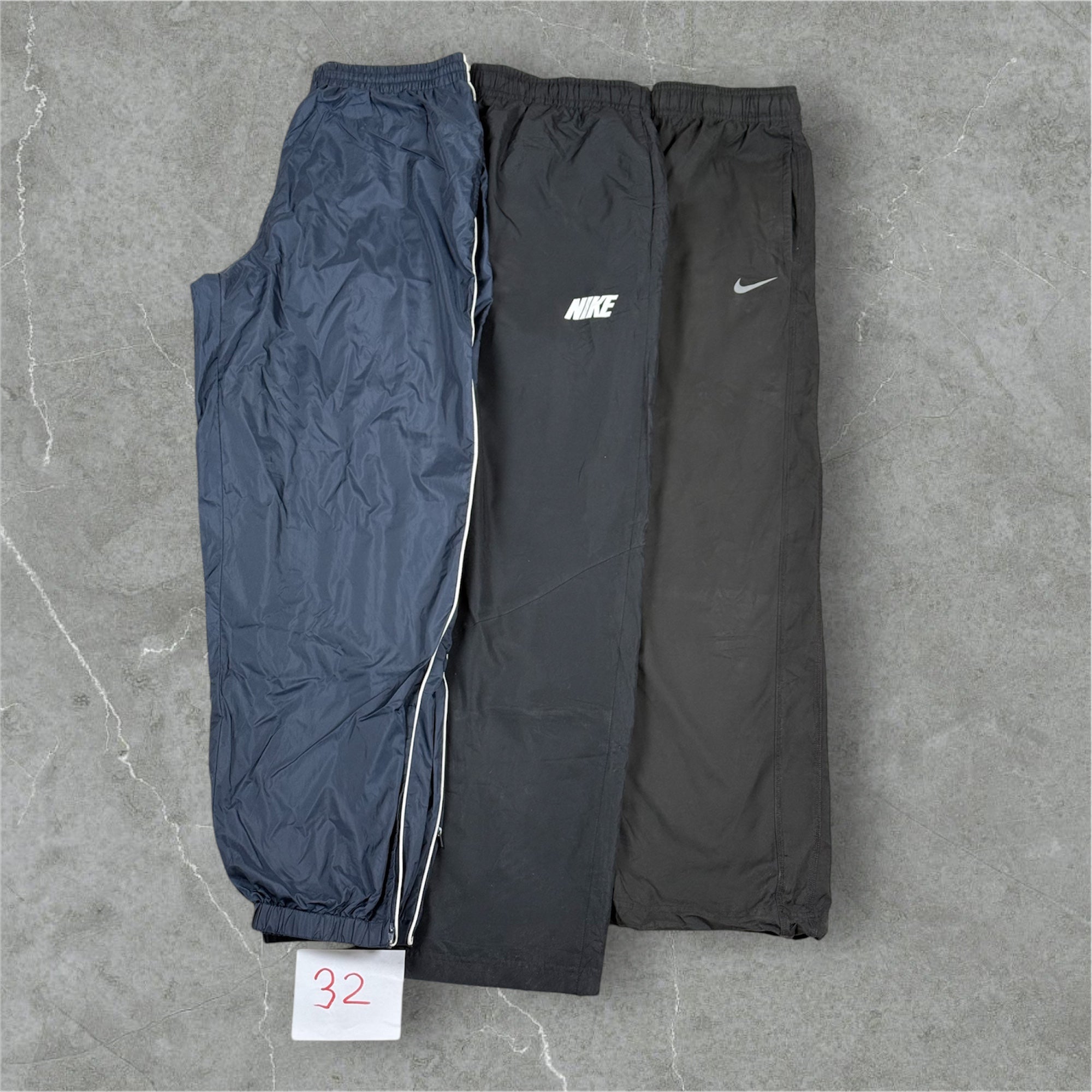 3x Trackpants