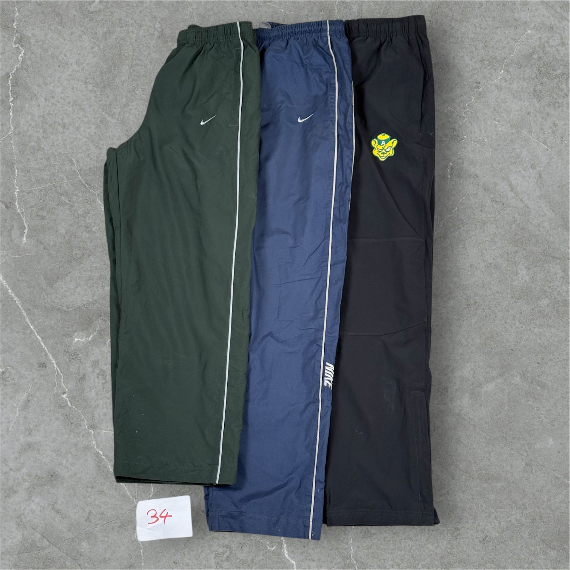 3x Trackpants